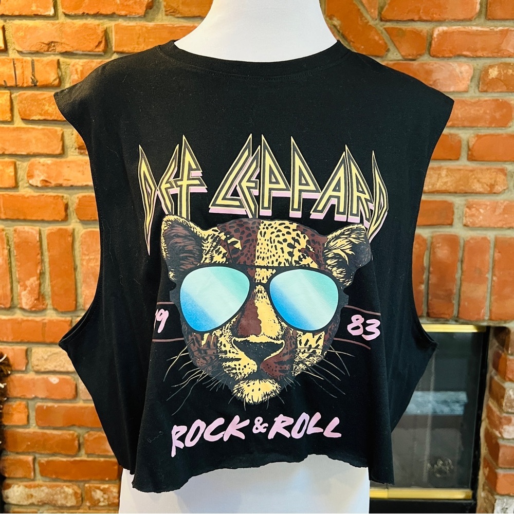 Def Leppard Rock & Roll 1983 Graphic Cropped Concert Tank Top - Picture 5 of 6